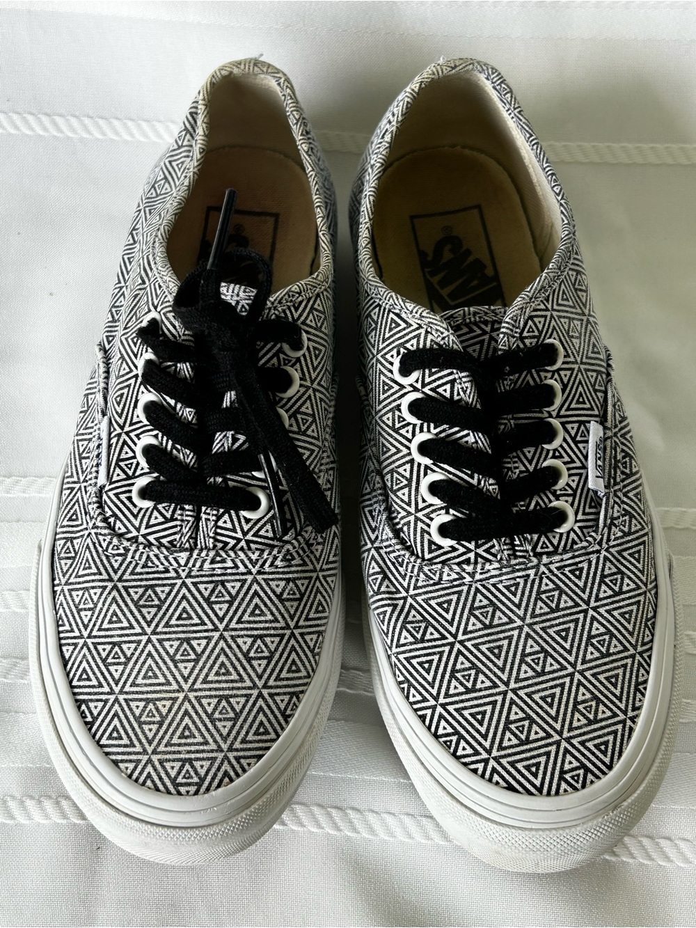 Vans Womens 7.5 Black White Geometric Canvas Sneakers Skate Shoes Low Top